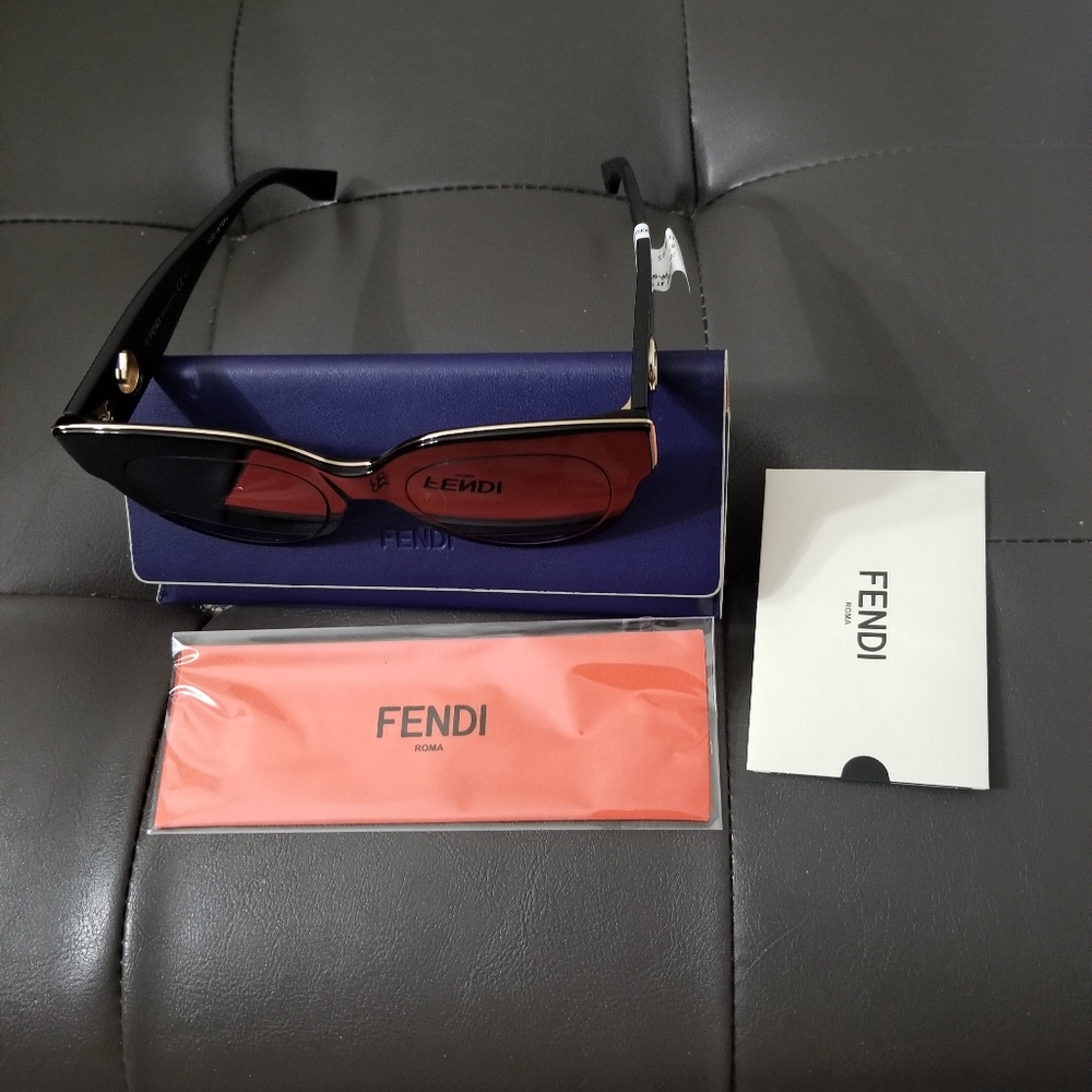 Sold!!!!100% Authentic NEW FENDI SUNGLASSES - Picture 2 of 3